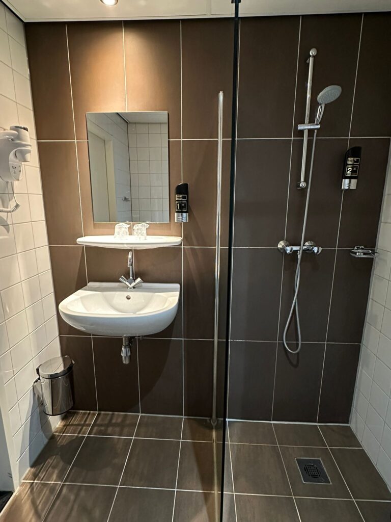 bathroom premium 1